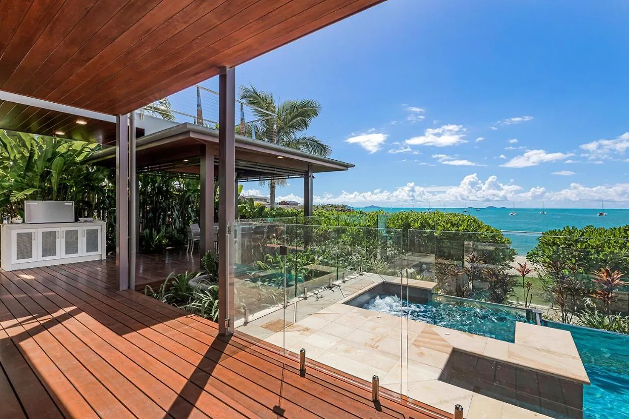 Anusara - Airlie Beach 0*,